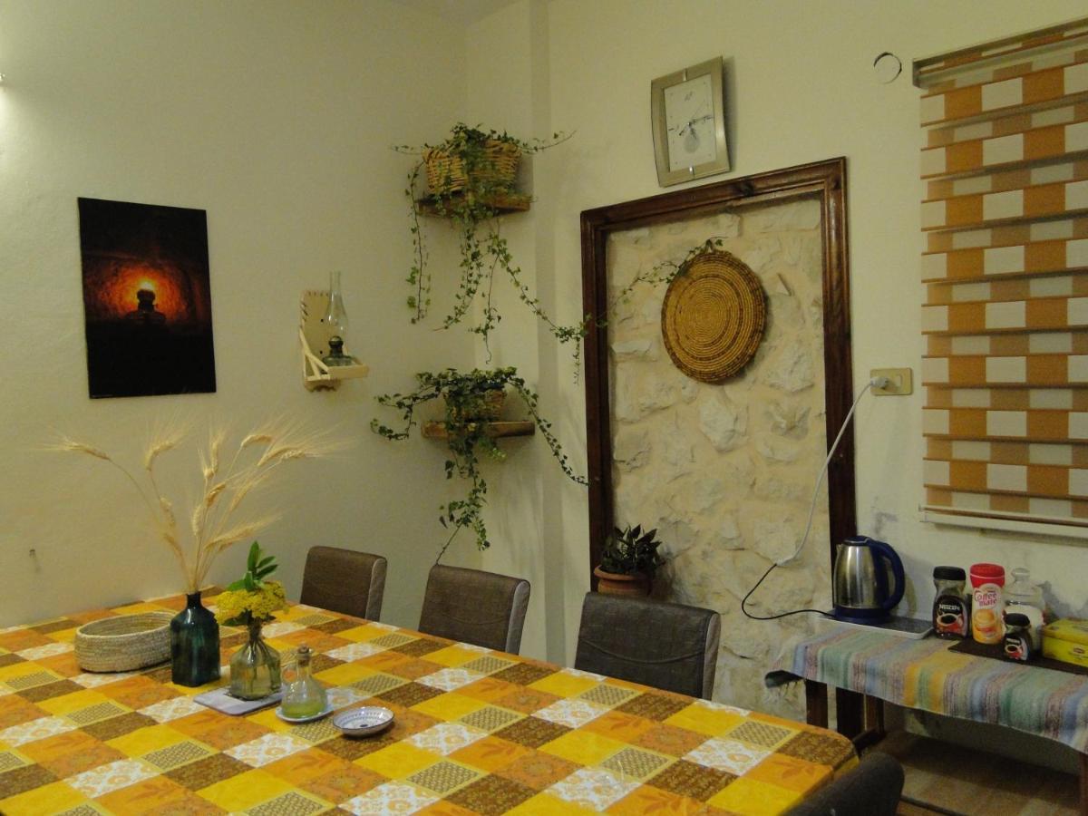Gadara Rent Room Umm Qays Eksteriør billede